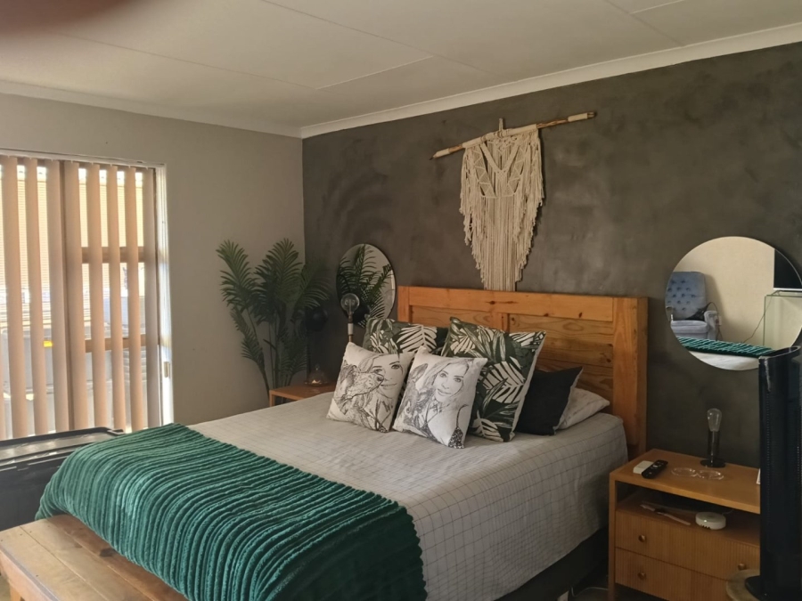 3 Bedroom Property for Sale in Wavecrest Eastern Cape
